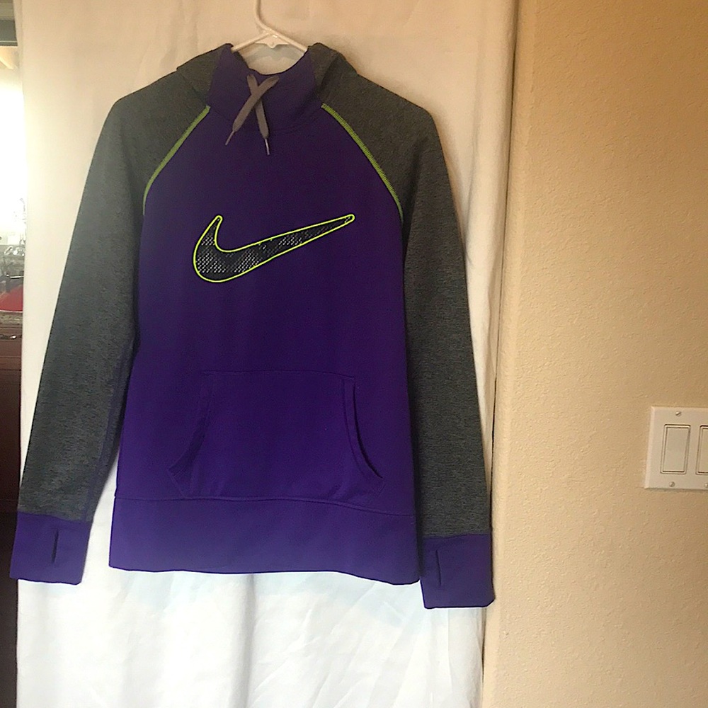Womens Nike Therma-fit hooded sweatshirt